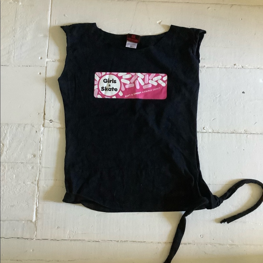5/$25 😎 New vintage airwalk womens skate tee “girls & skate”